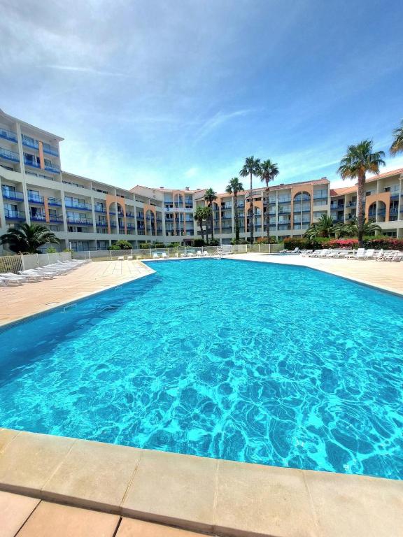 Studio avec clim, plage à 300m, piscine et parking - 1