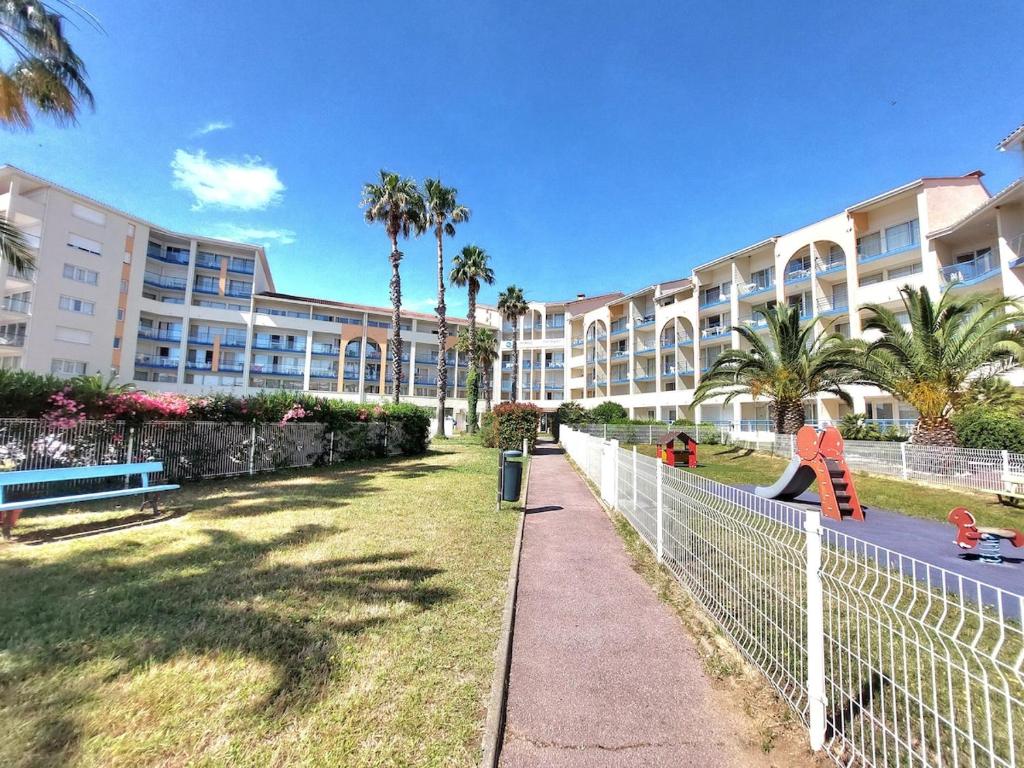 Studio avec clim, plage à 300m, piscine et parking - 2