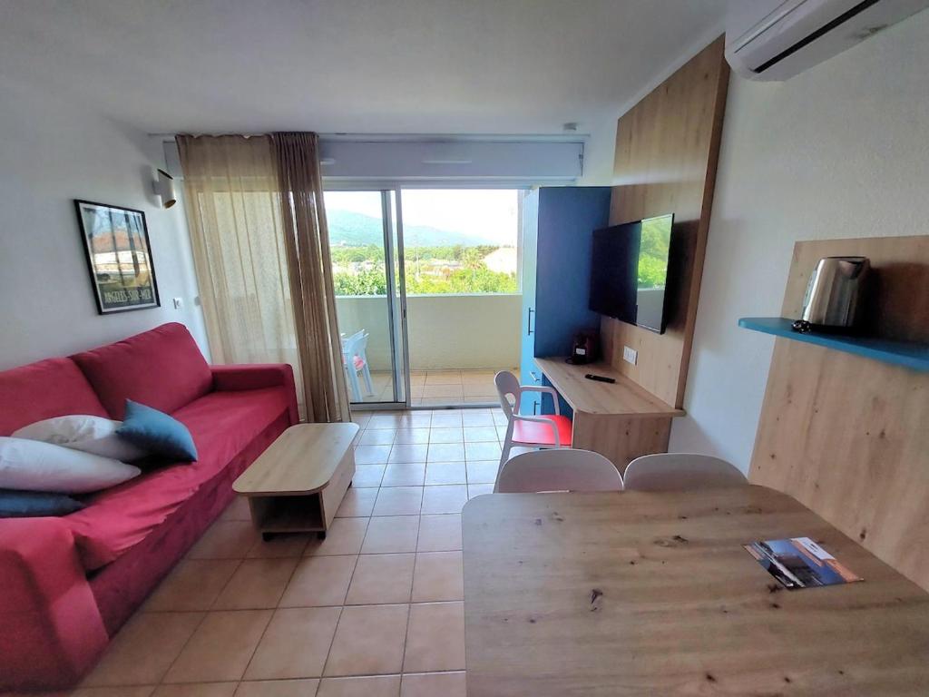 Studio avec clim, plage à 300m, piscine et parking - 3