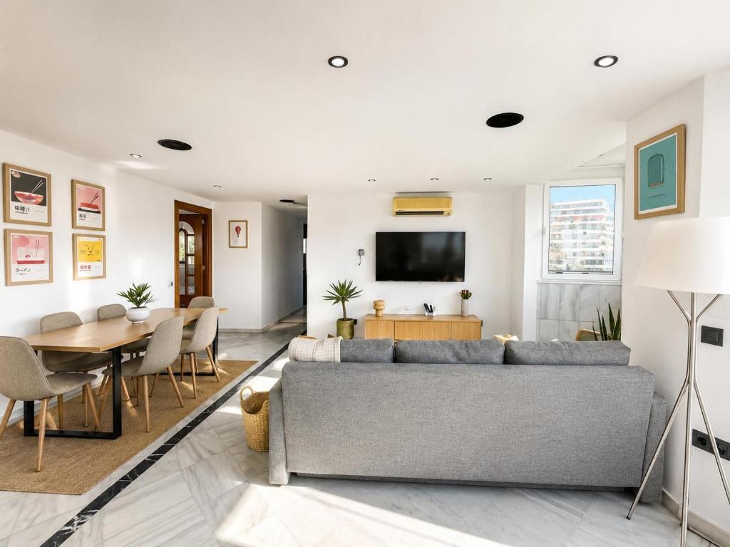 Apartamento Exclusivo de Diseño y piscina en centro de Torremolinos - 1