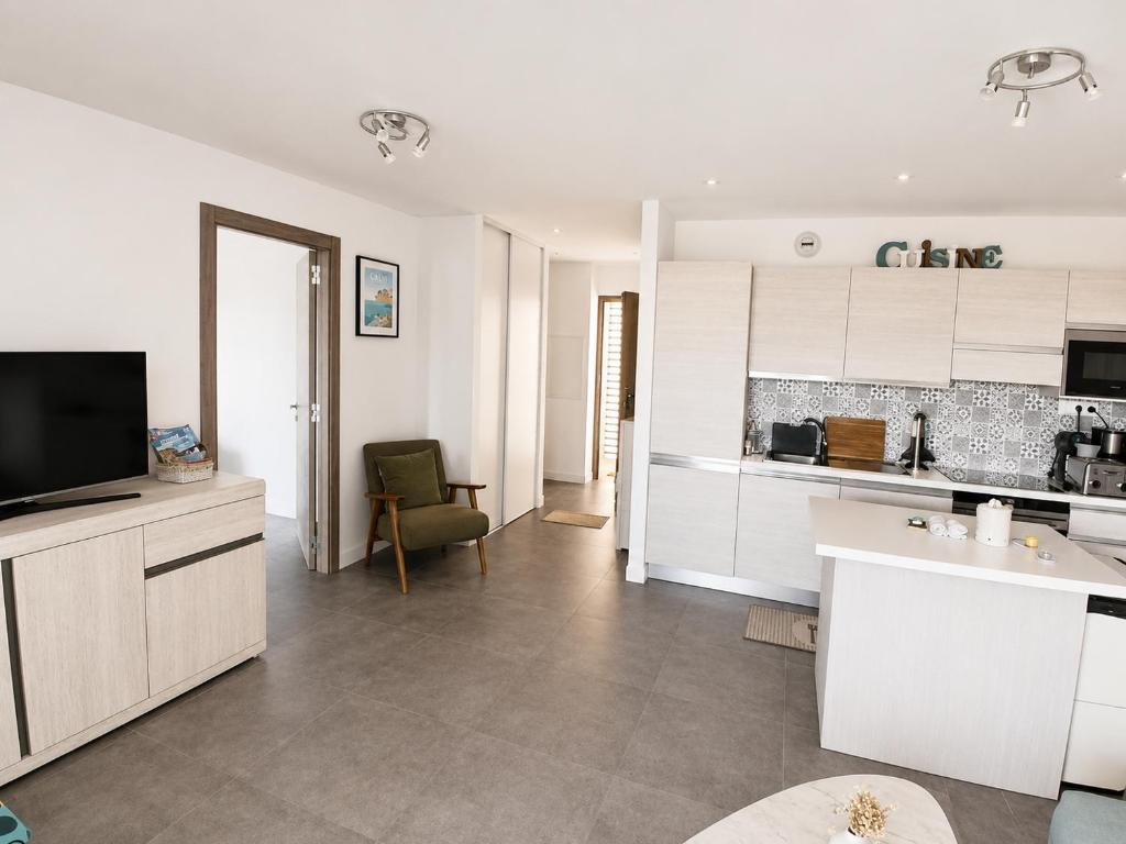 Apartment in Porto-Vecchio with pool - 4