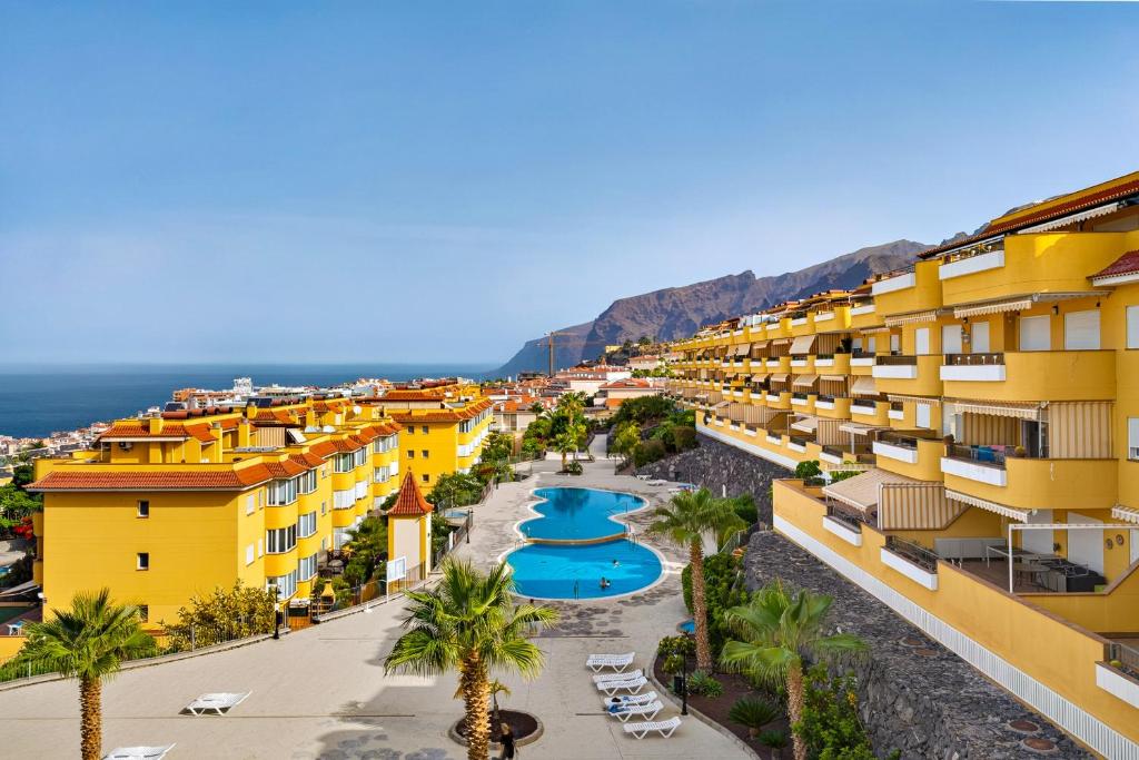 Laura's Los Gigantes View Penthouse - 1