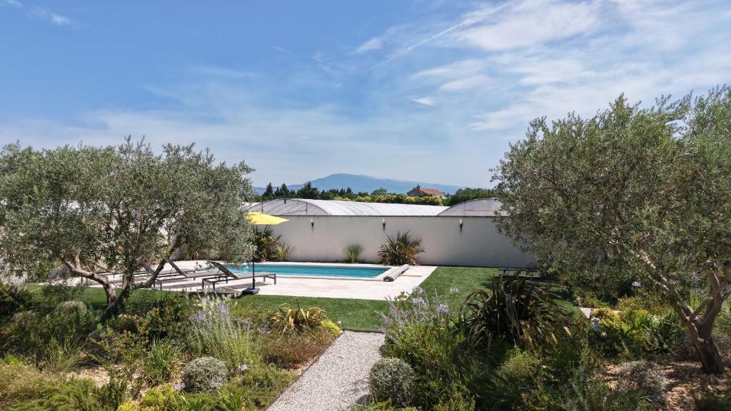 Modern Villa, Pool, Ventoux View, 6 Guests, Carpentras - 2