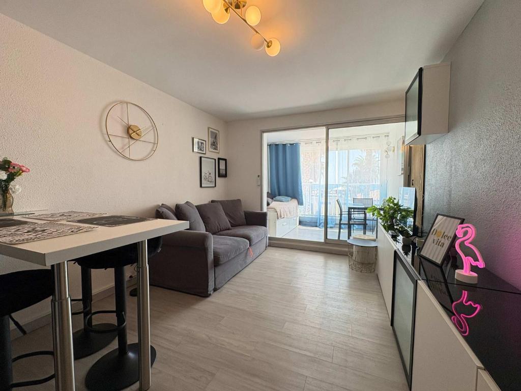 Cozy Seafront Studio on the Mediterranean - 4