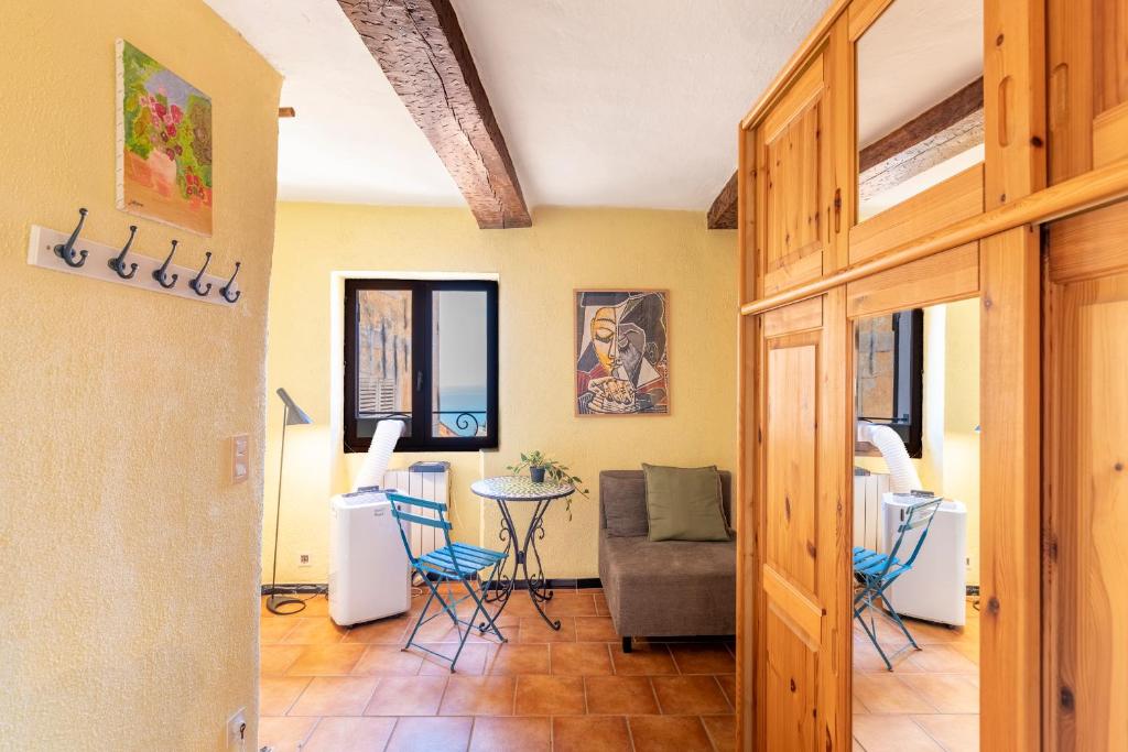 Ancienne Mairie Vieux Village Roquebrune 3 bedroom apartment - 4