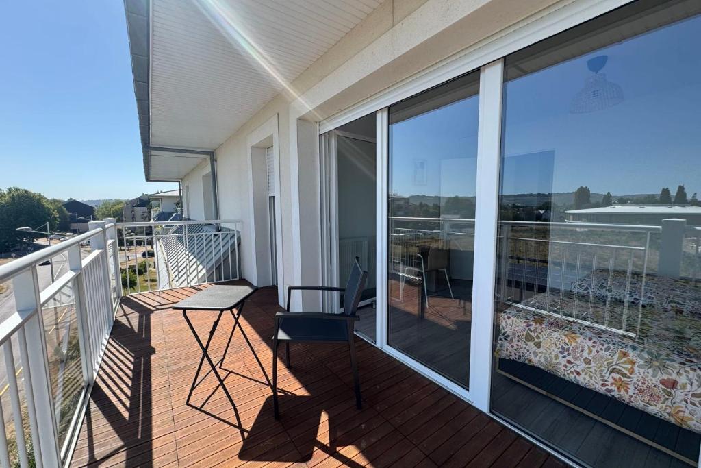 2-bedroom apartment with balcony close to the sea - 2
