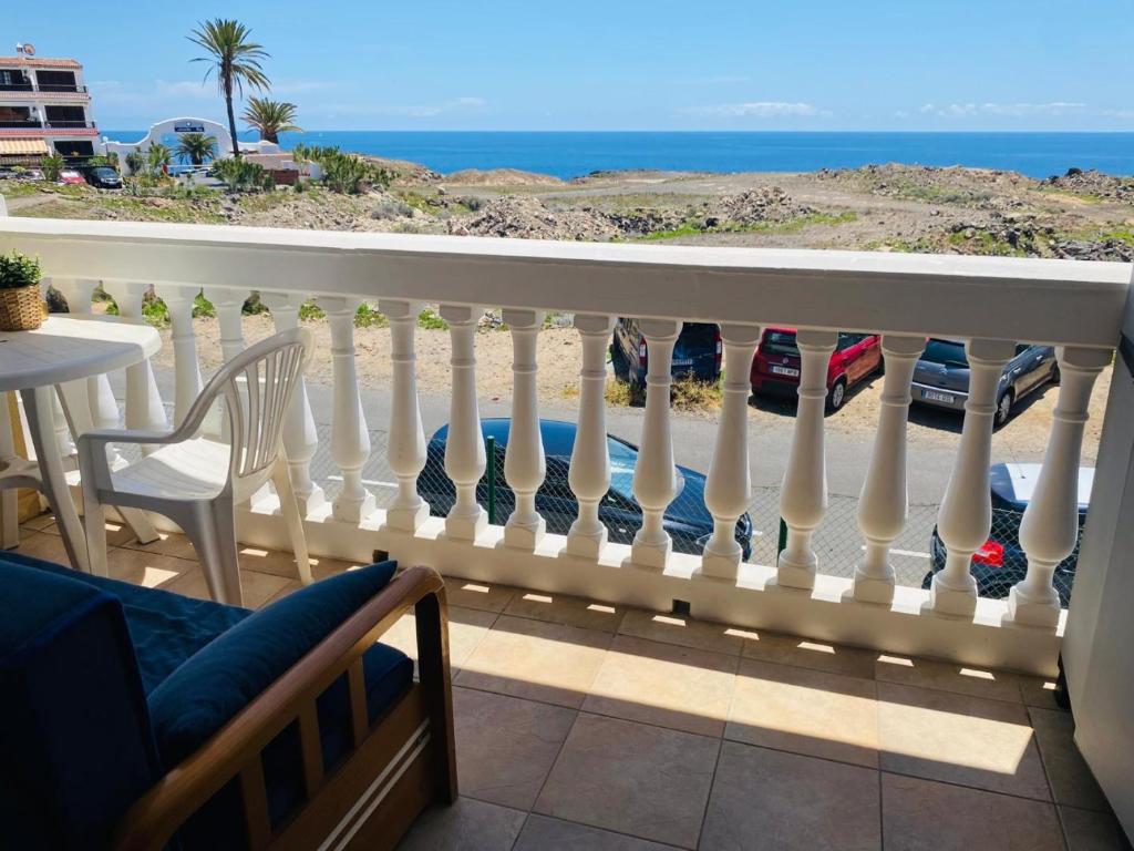 Ocean-view studio with pool access - 2