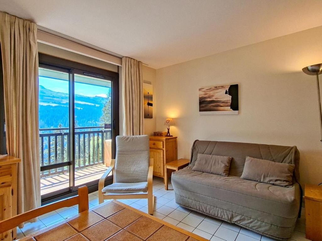 Studio rénové avec balcon proche des pistes, casier à ski - 1