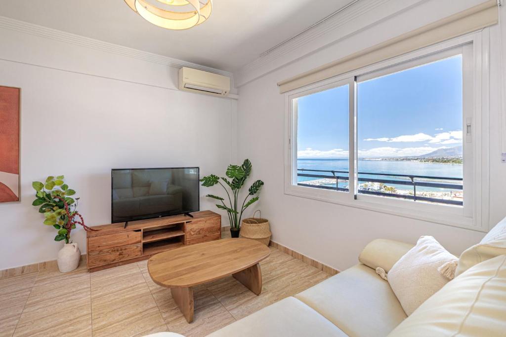 Marbella Beachfront Top Floor Sea View - 2