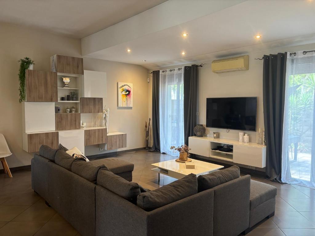 L'Échappée Belle 3 étoiles - Piscine, Jardin et Pool-house - Proche Cité - 3