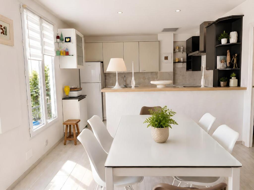 Cannes Three Bedrooms - 1