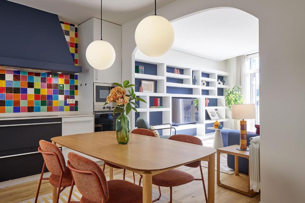 The Rentals Collection - Plaza Easo Attic - 3