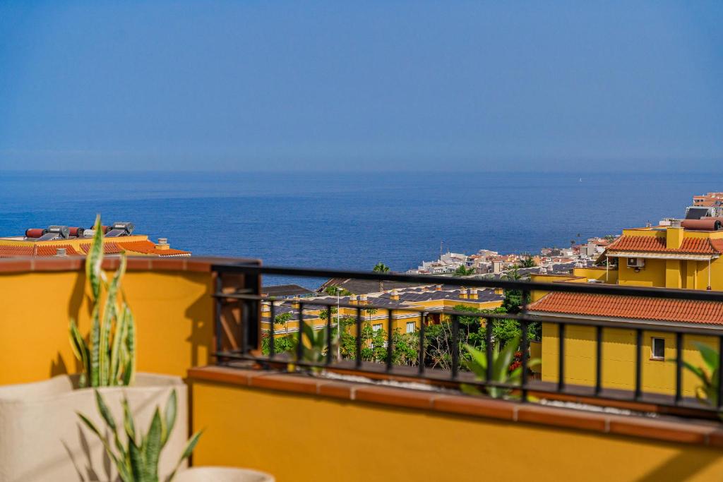 Laura's Los Gigantes View Penthouse - 5