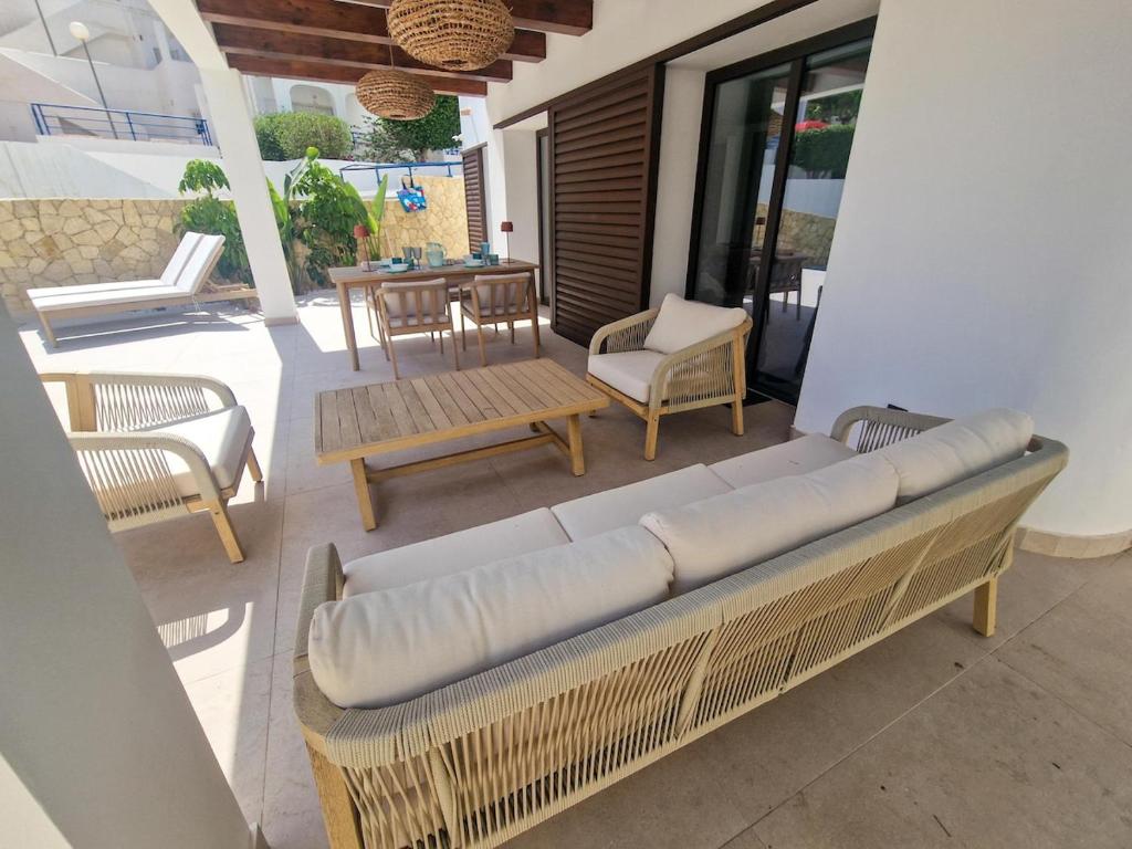 Modern 3 bedroom villa with a private pool - 3