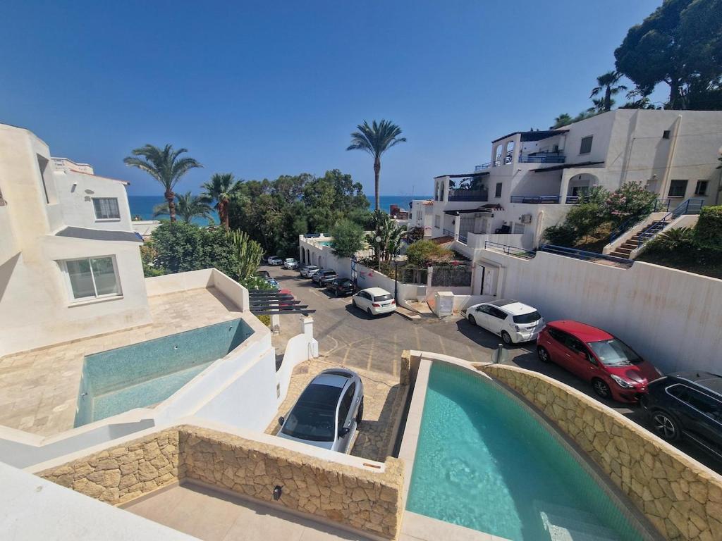 Modern 3 bedroom villa with a private pool - 5