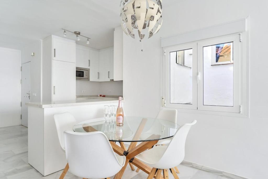 Central Nerja Apartment Unbeatable Location - 4