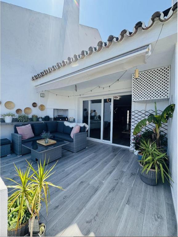 Luxury Calahonda Home with Self Contained Apartment - 3