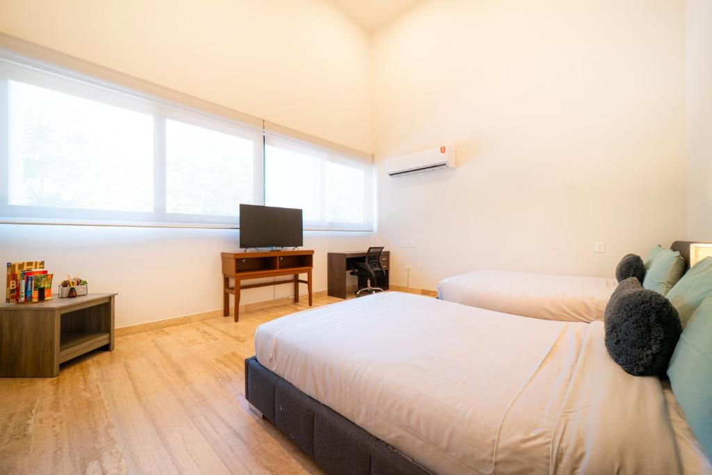 3BR Condo at AWA Playacar I Pool & Hot Tub - 5