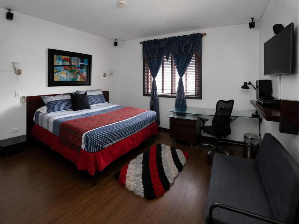 Hotel y Hostal cf bed y breakfast - 1
