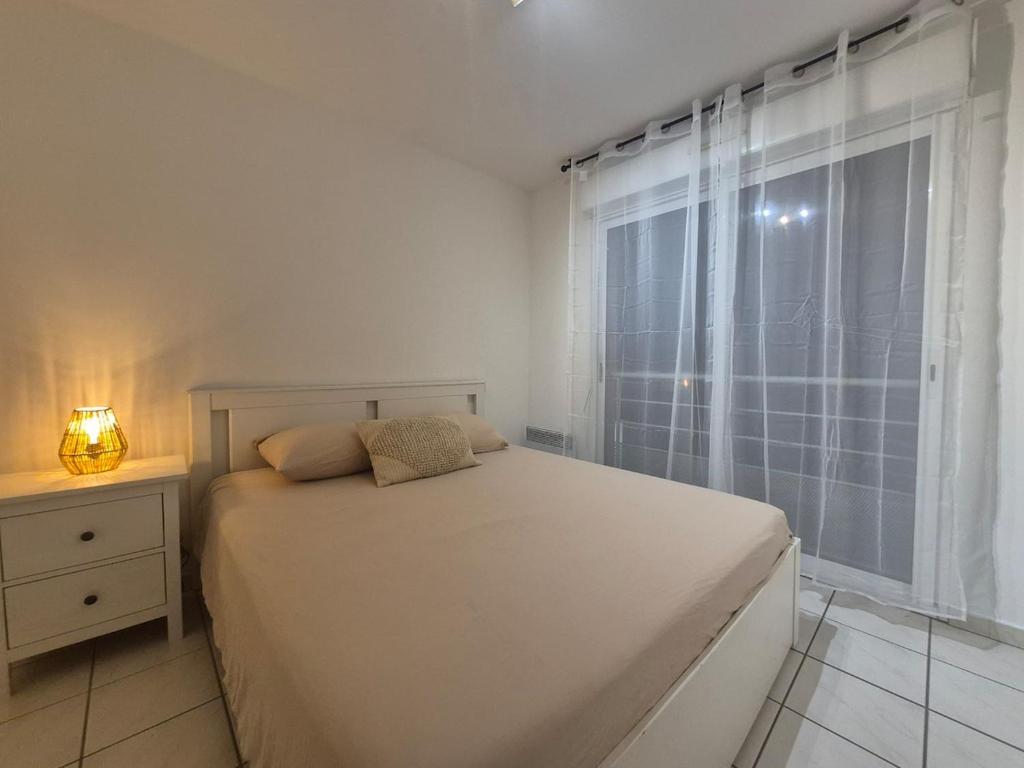 Large, spacious, fully equipped 4P - 2bedroom apartment - parking - 2
