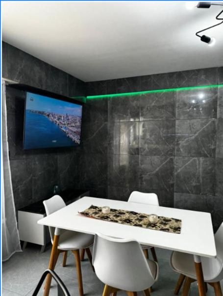 Hipolito Suite - 1