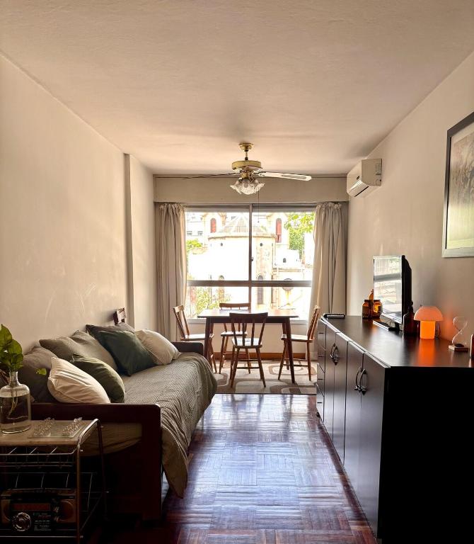 Bright - Cozy - Spacious Downtown MVD - Sleeps 4 - 1