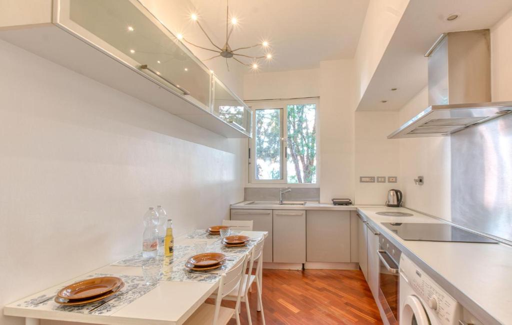 Gorgeous Apartment In Genova With Wifi - 4