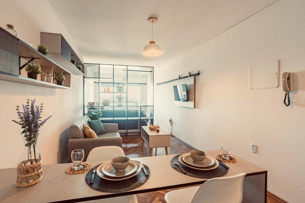 Oceanfront Malvín, Balcony with amazing views - 5
