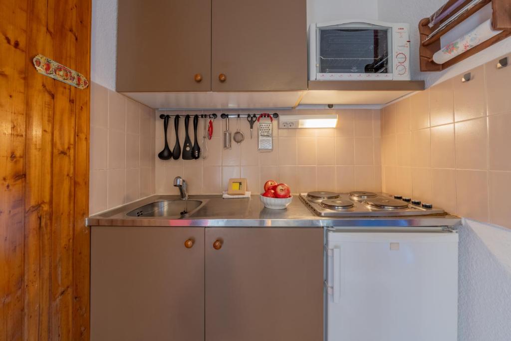 Cham Sud Chailloud102 Chamonix Centre Balcony Views Sleeps 3 - Happy Rentals - 5
