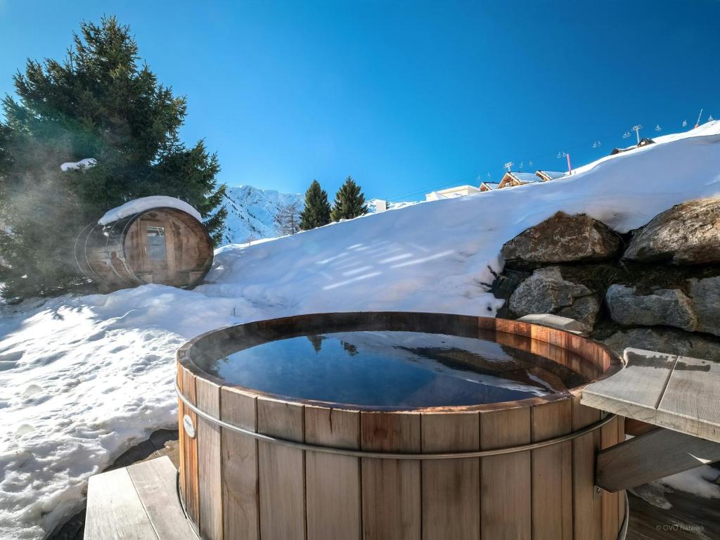 Chalet Sheehy - OVO Network - 4