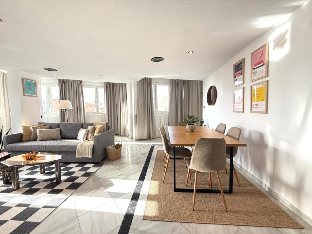 Apartamento Exclusivo de Diseño y piscina en centro de Torremolinos - 2