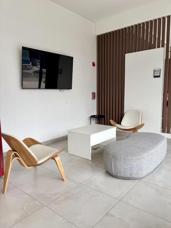 Modern loft with coworking on 94th Street - 5
