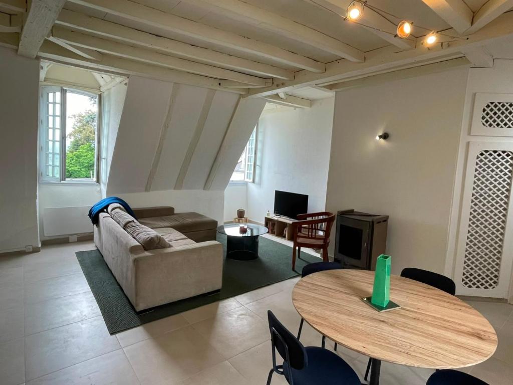 Duplex - Central - Family-friendly - Pyrenees & castle - 1
