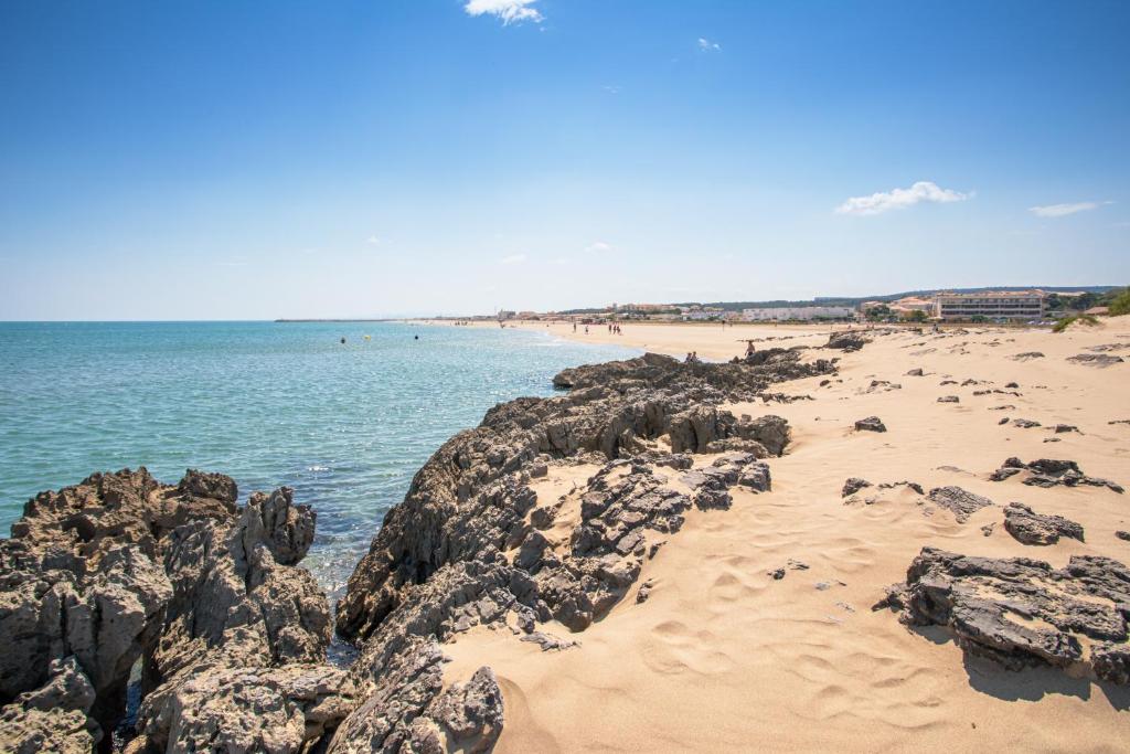 HOLIDAYLAND NARBONNE PLAGE Villas 6 ou 7 PERSONNES AVEC TERRASSE ET PLACE DE PARKING PRIVATIVE - 4