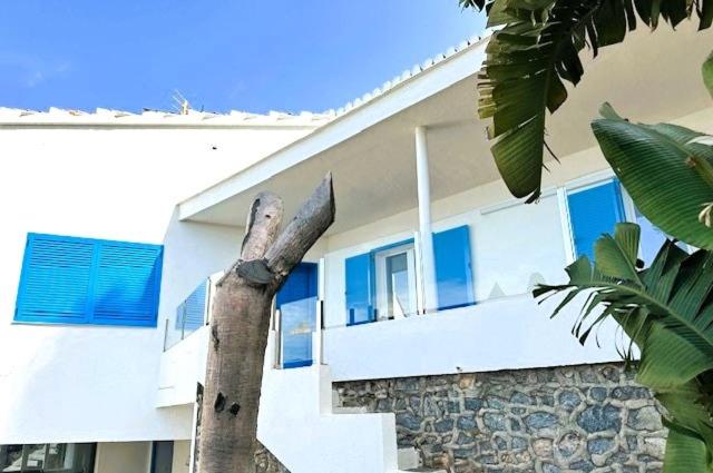 An amazing villa with views - 5