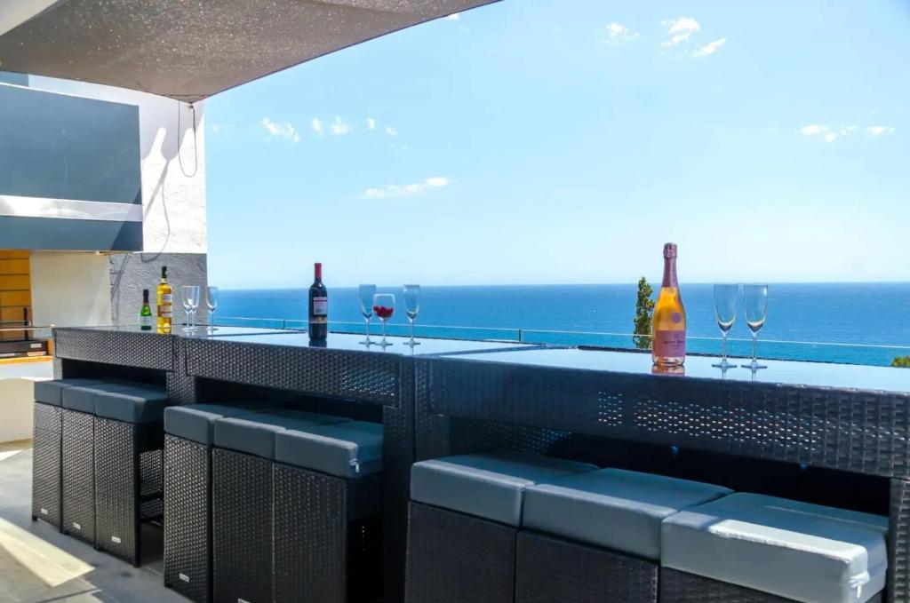 Seaside villa in Lloret de Mar with garden and pool view - 4