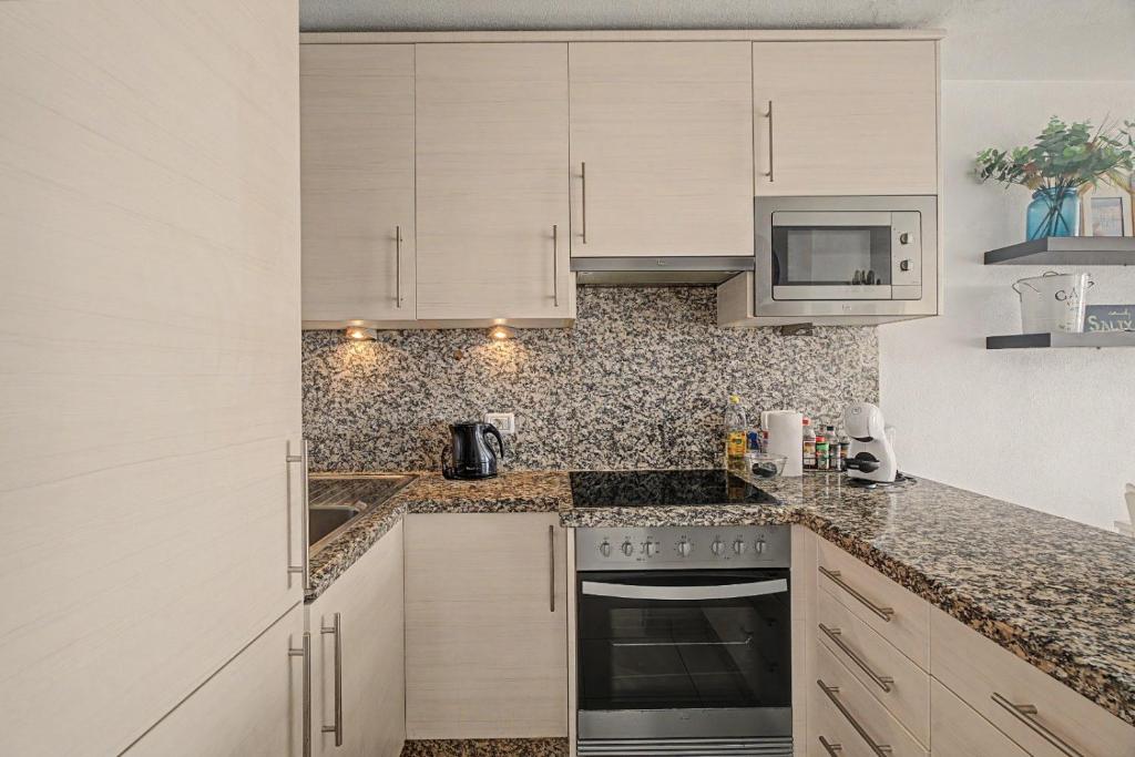 Apartment with beautiful ocean view - 3