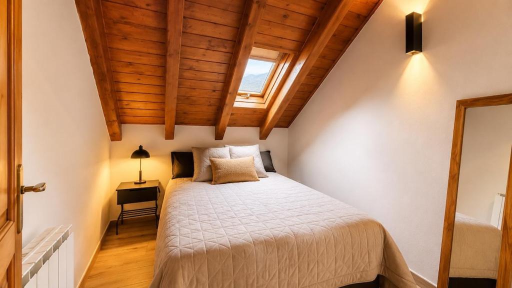 Céntrico ático de diseño con vistas al Pirineo - BENASQUE - 5
