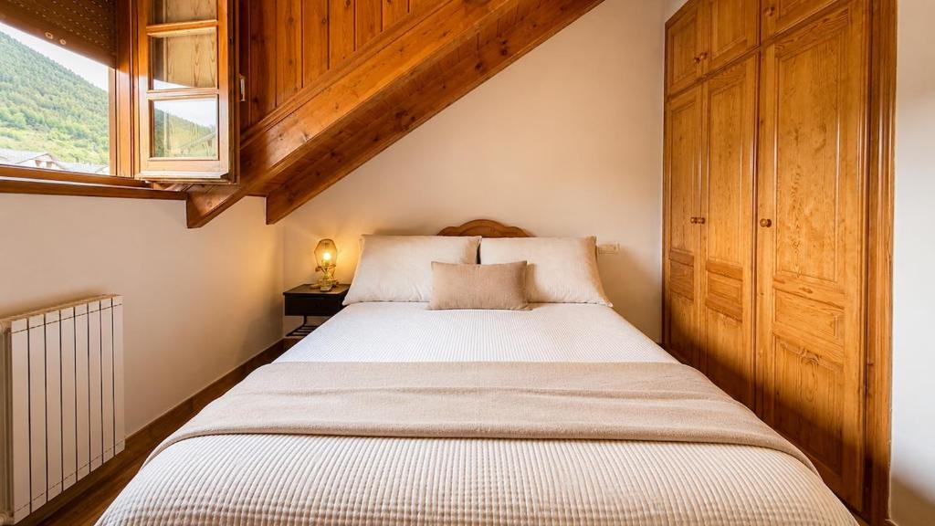 Céntrico ático de diseño con vistas al Pirineo - BENASQUE - 3