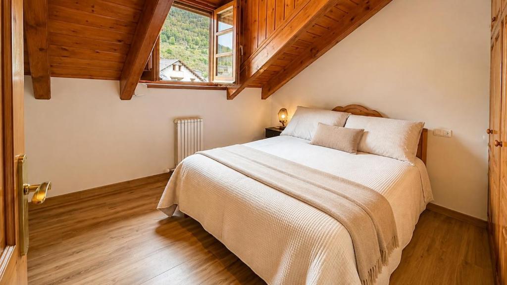 Céntrico ático de diseño con vistas al Pirineo - BENASQUE - 2
