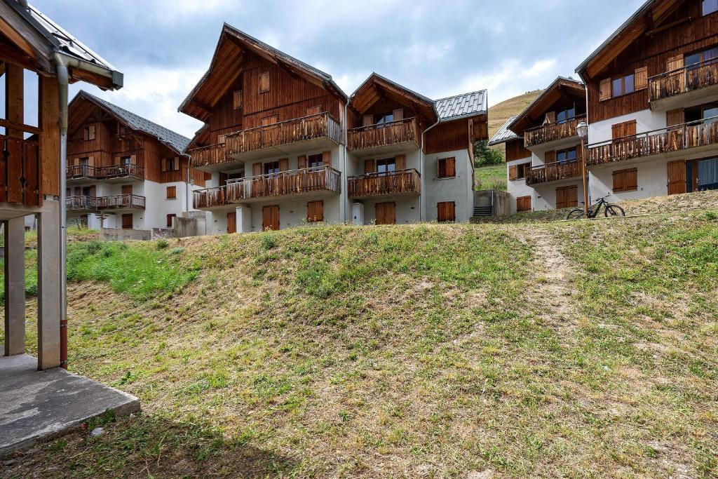 Appart la Perle Albiez Montrond - 1