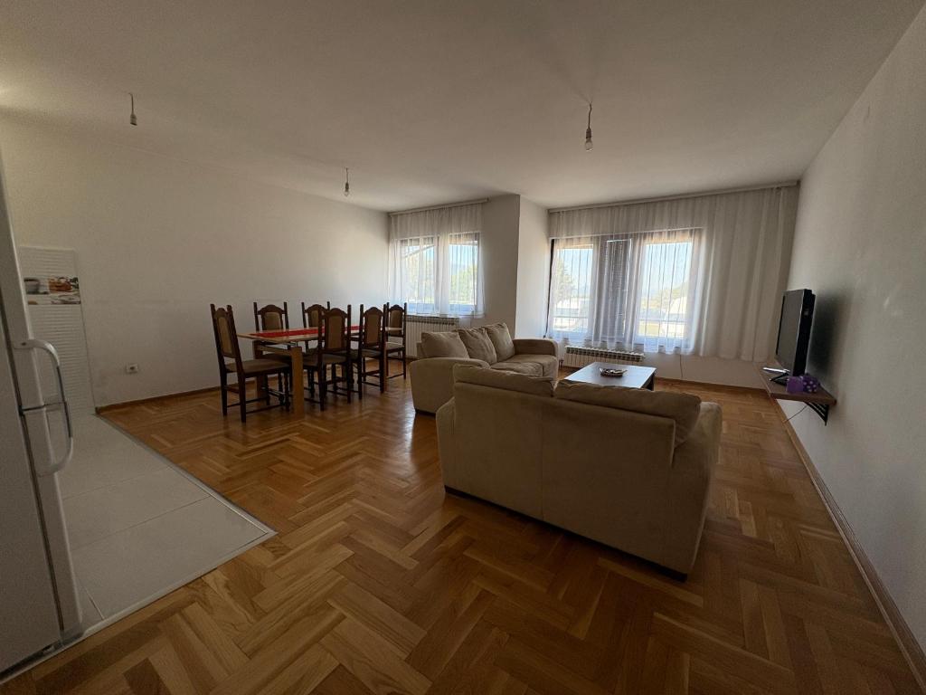 Reshó Apartment - 3