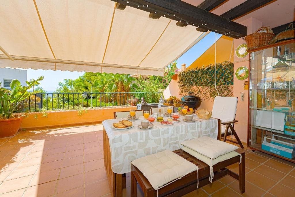 Exclusive bungalow in Sierra Cortina - 2