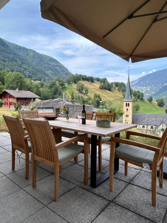 Chalet Mallum – Lower Apartment - 1