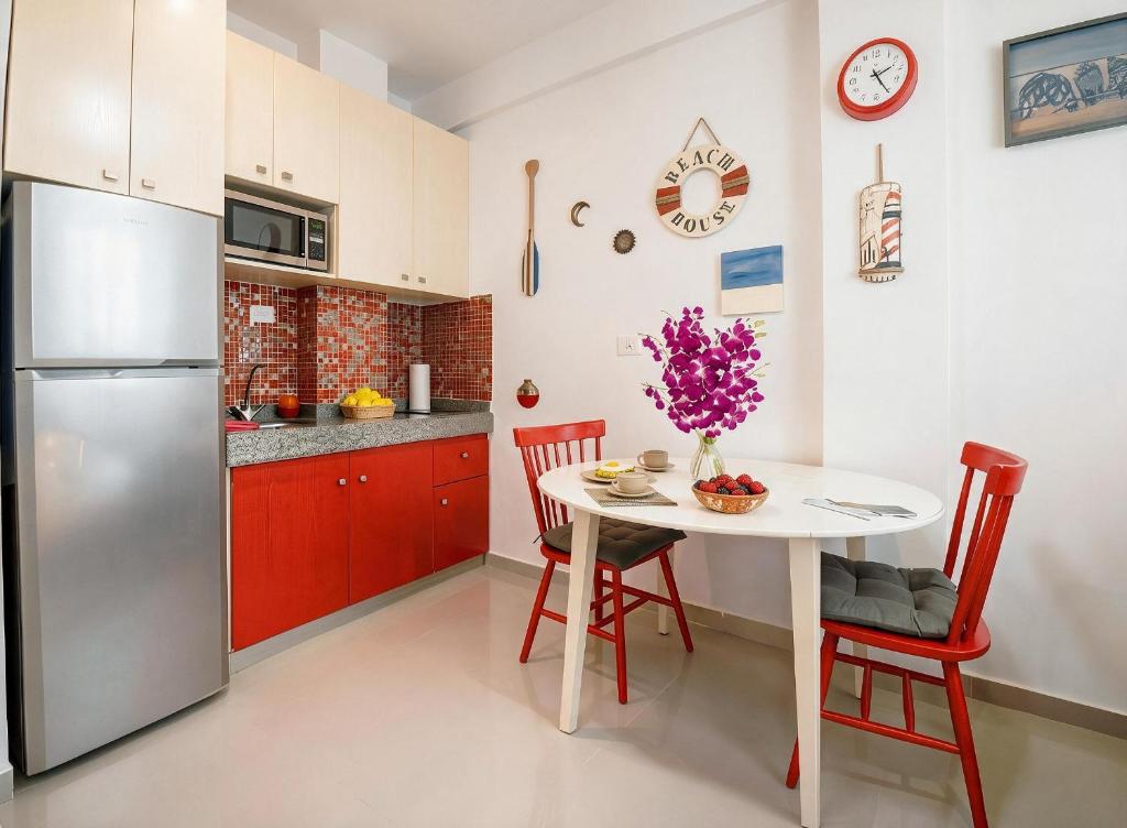 Rooftop Pool 1BR 2BR Duplex Sleeps 2-8, 3 Blue Flag Beaches 15 Min & 5th Ave 10 Min, Chedraui Grocery 15 Min, Kitchen WiFi AC - 5
