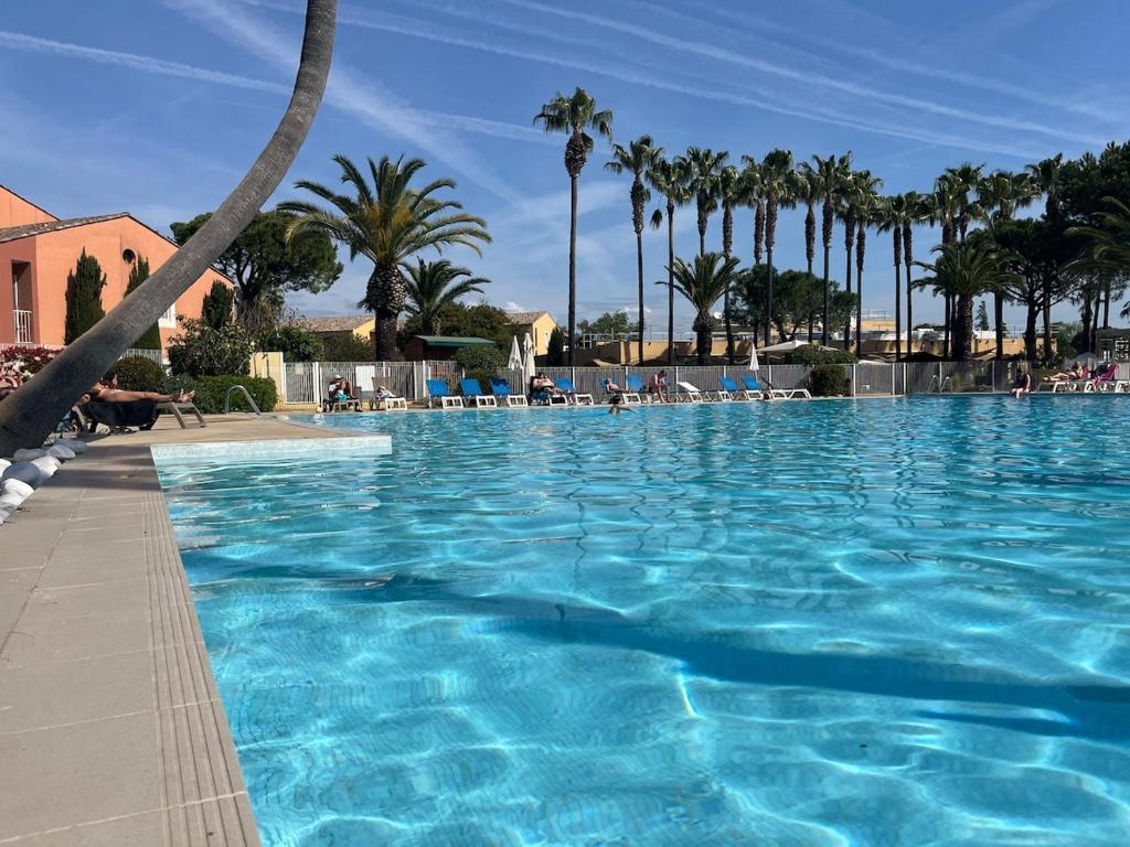 Studio rez de jardin - piscine - parking - 4