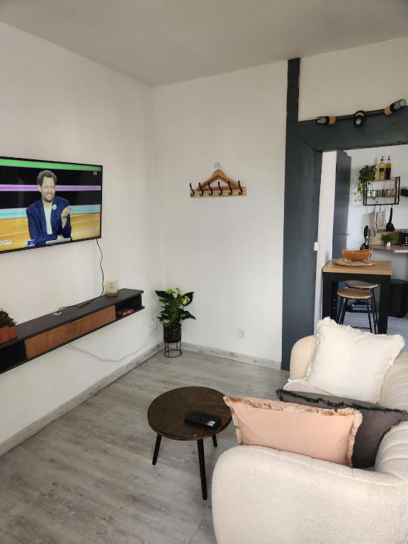 Cozy studio with sleeping area-cool comfort - 3