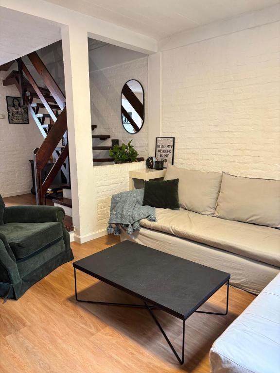 Cozy house by the park with patio and bbq - 1
