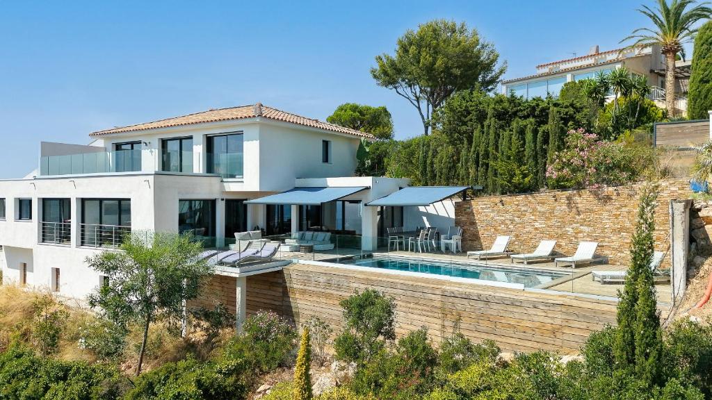 Villa 5 Etoiles vue sur les Iles d'Or Carqueiranne Sea and Mountain Pleasure Villa Vue Mer La Californie - 2