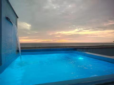 Ohana's Beach House - 1